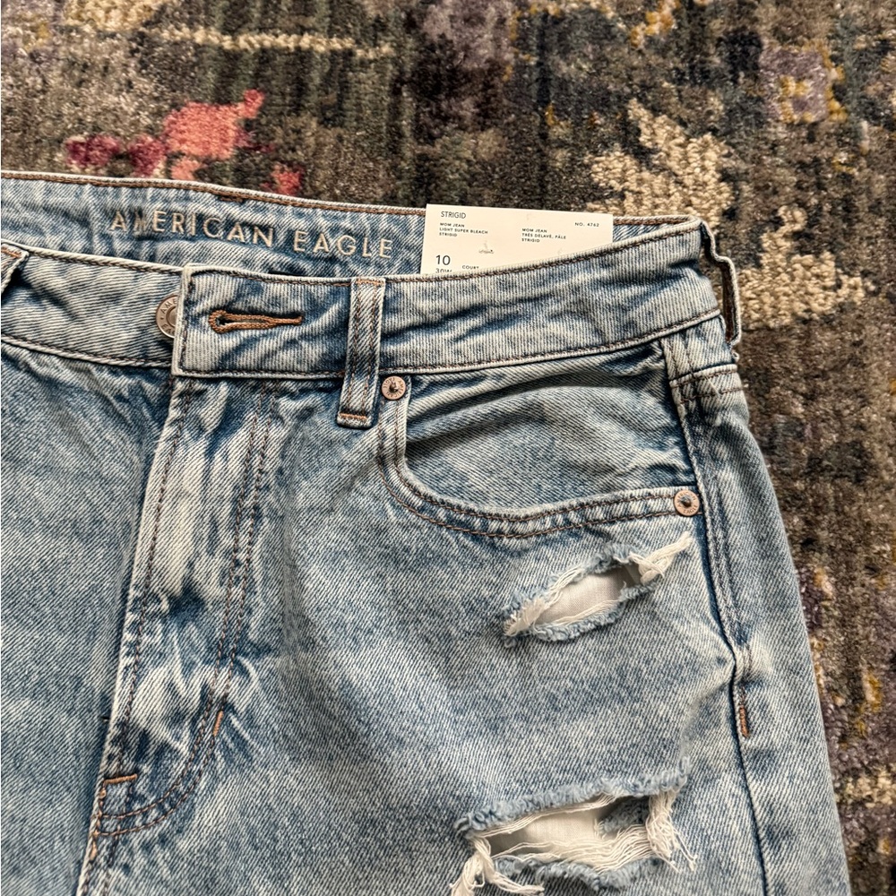 American Eagle Outfitters Light Blue Boyfriend Jeans